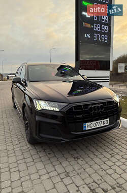 Внедорожник / Кроссовер Audi Q7 2020 в 