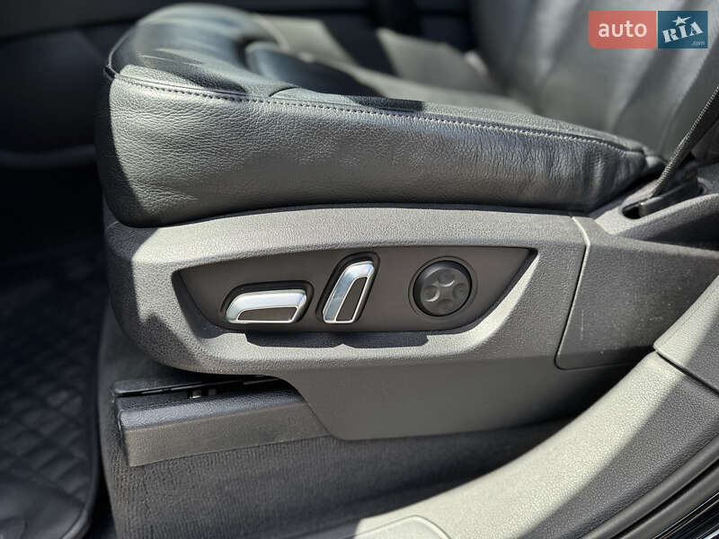Внедорожник / Кроссовер Audi Q7 2015 в Киеве