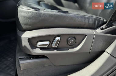 Внедорожник / Кроссовер Audi Q7 2015 в 