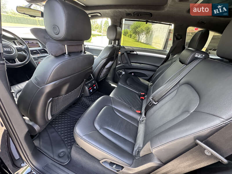 Внедорожник / Кроссовер Audi Q7 2015 в Киеве