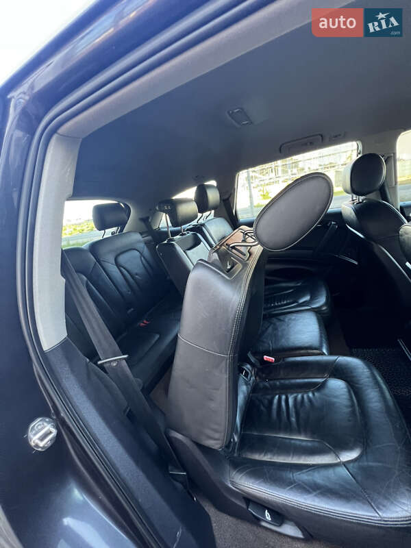 Позашляховик / Кросовер Audi Q7 2010 в Хусті