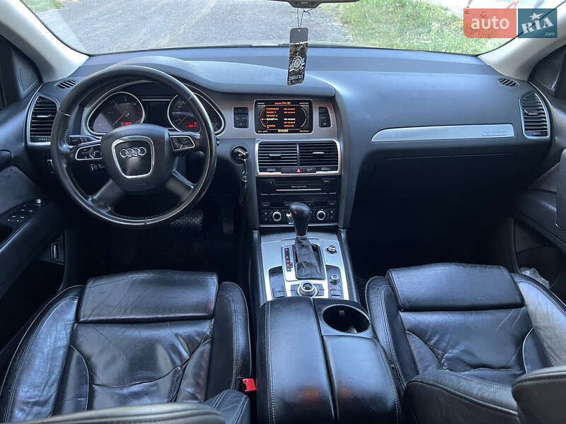 Позашляховик / Кросовер Audi Q7 2010 в Хусті
