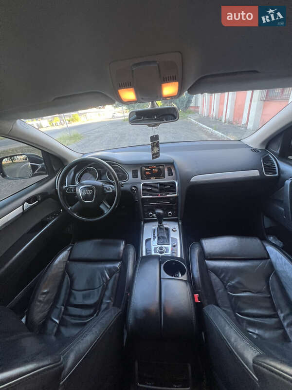 Позашляховик / Кросовер Audi Q7 2010 в Хусті