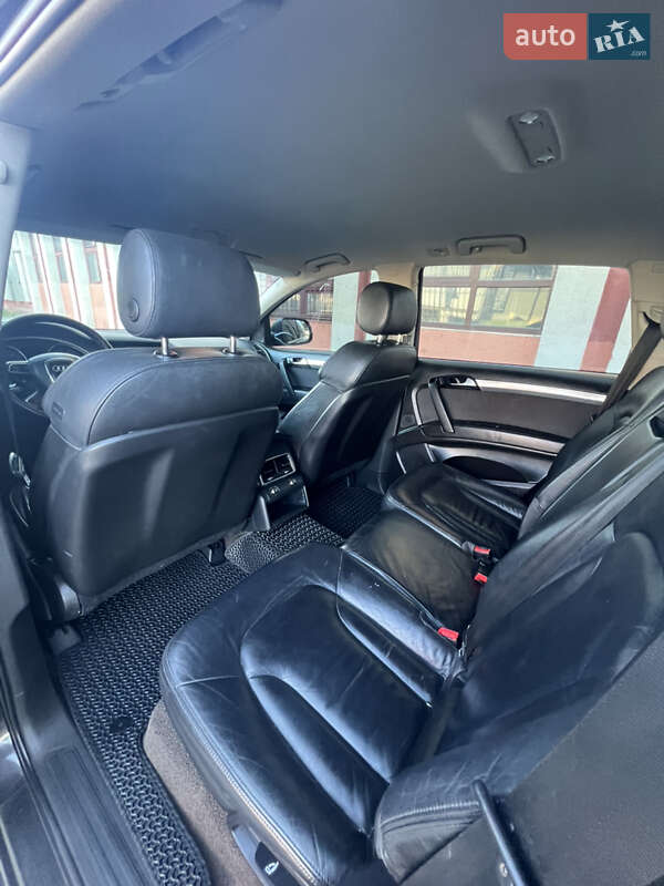 Позашляховик / Кросовер Audi Q7 2010 в Хусті