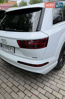 Внедорожник / Кроссовер Audi Q7 2019 в 