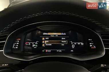 Позашляховик / Кросовер Audi Q7 2024 в 