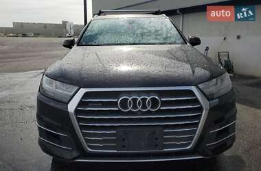 Внедорожник / Кроссовер Audi Q7 2017 в 