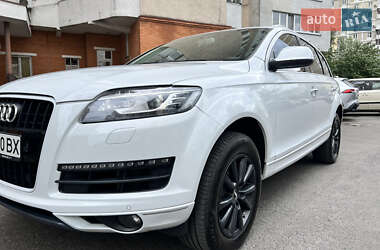 Внедорожник / Кроссовер Audi Q7 2012 в 