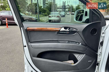 Внедорожник / Кроссовер Audi Q7 2012 в 