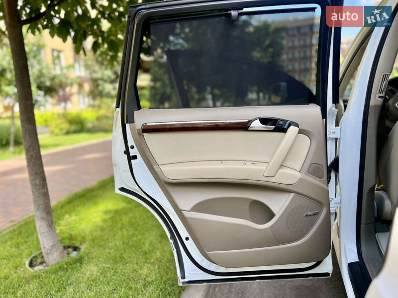 Внедорожник / Кроссовер Audi Q7 2011 в Киеве