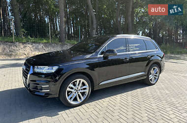 Внедорожник / Кроссовер Audi Q7 2017 в 