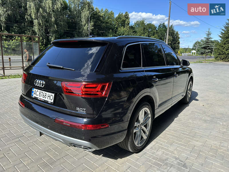 Внедорожник / Кроссовер Audi Q7 2017 в Луцке