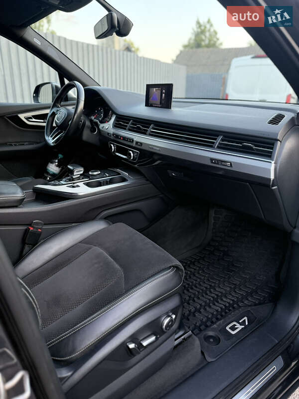 Внедорожник / Кроссовер Audi Q7 2016 в Баре