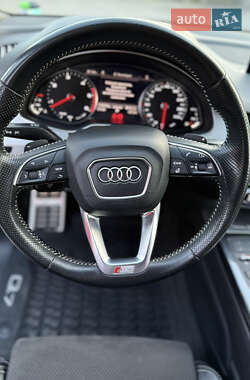 Внедорожник / Кроссовер Audi Q7 2016 в 