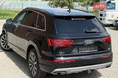 Внедорожник / Кроссовер Audi Q7 2017 в 