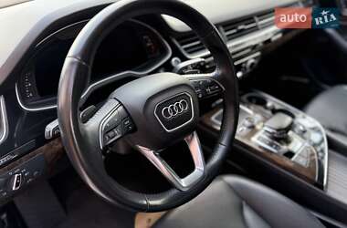 Внедорожник / Кроссовер Audi Q7 2017 в 