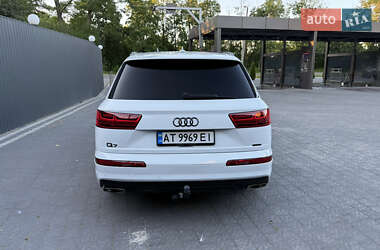 Позашляховик / Кросовер Audi Q7 2017 в 