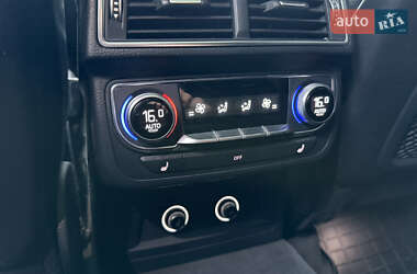 Позашляховик / Кросовер Audi Q7 2017 в 