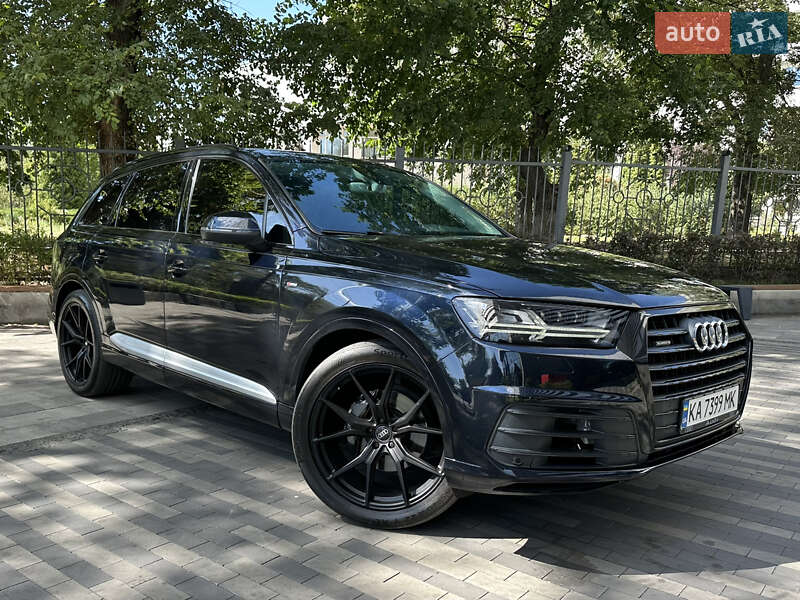 Позашляховик / Кросовер Audi Q7 2016 в Києві