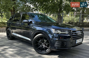 Внедорожник / Кроссовер Audi Q7 2016 в 