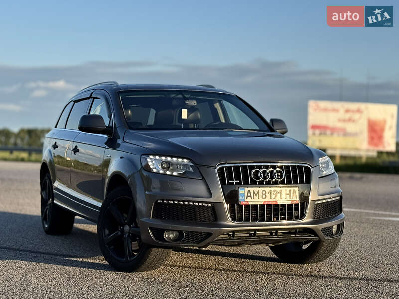 Внедорожник / Кроссовер Audi Q7 2013 в Сумах