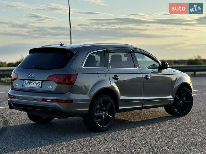 Внедорожник / Кроссовер Audi Q7 2013 в Сумах