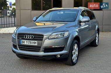 Внедорожник / Кроссовер Audi Q7 2006 в 