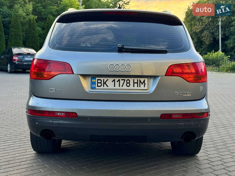 Позашляховик / Кросовер Audi Q7 2006 в Рівному
