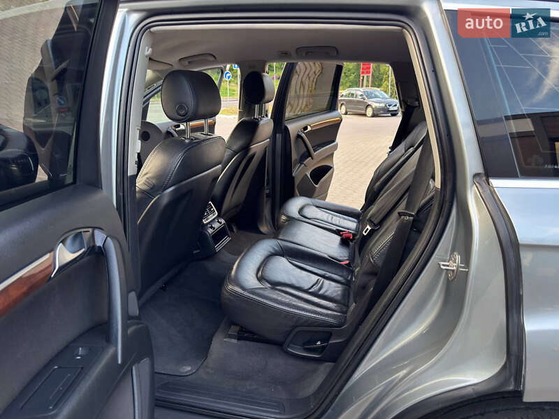 Позашляховик / Кросовер Audi Q7 2006 в Рівному