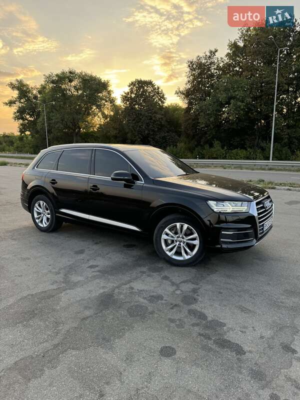 Позашляховик / Кросовер Audi Q7 2019 в Києві