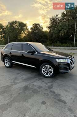 Внедорожник / Кроссовер Audi Q7 2019 в 