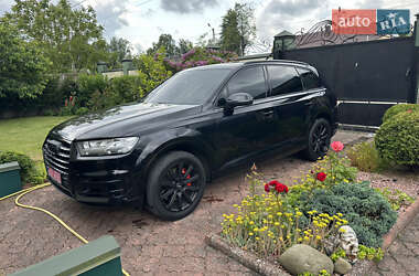 Внедорожник / Кроссовер Audi Q7 2016 в 
