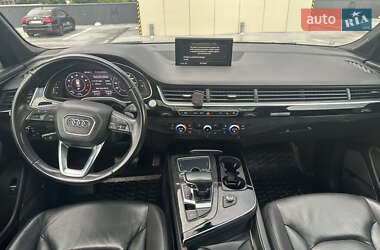 Внедорожник / Кроссовер Audi Q7 2016 в 