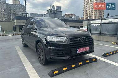 Внедорожник / Кроссовер Audi Q7 2016 в 