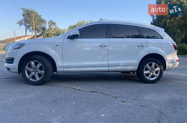 Позашляховик / Кросовер Audi Q7 2015 в 
