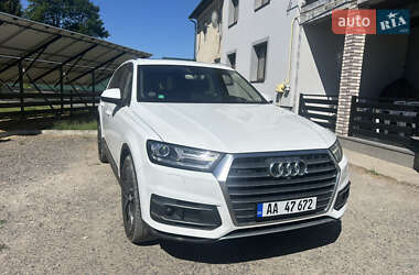 Позашляховик / Кросовер Audi Q7 2015 в 
