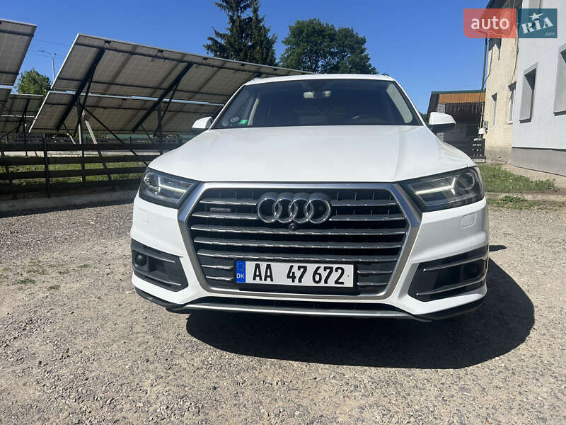 Внедорожник / Кроссовер Audi Q7 2015 в Подгайцах