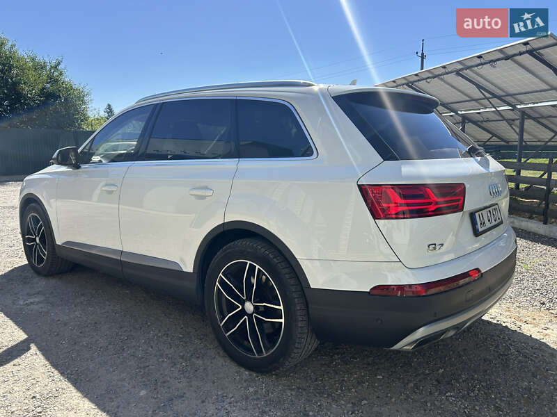 Внедорожник / Кроссовер Audi Q7 2015 в Подгайцах