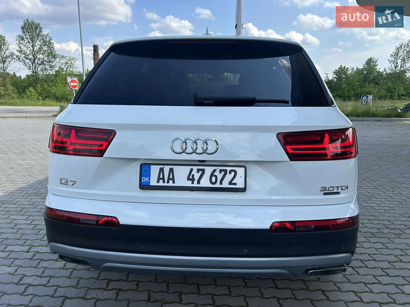 Внедорожник / Кроссовер Audi Q7 2015 в Подгайцах