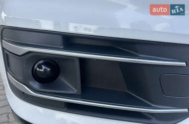 Позашляховик / Кросовер Audi Q7 2015 в 