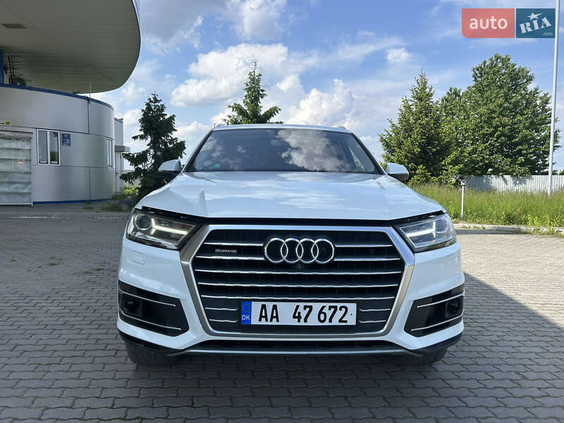 Внедорожник / Кроссовер Audi Q7 2015 в Подгайцах