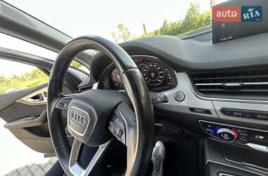 Позашляховик / Кросовер Audi Q7 2015 в 