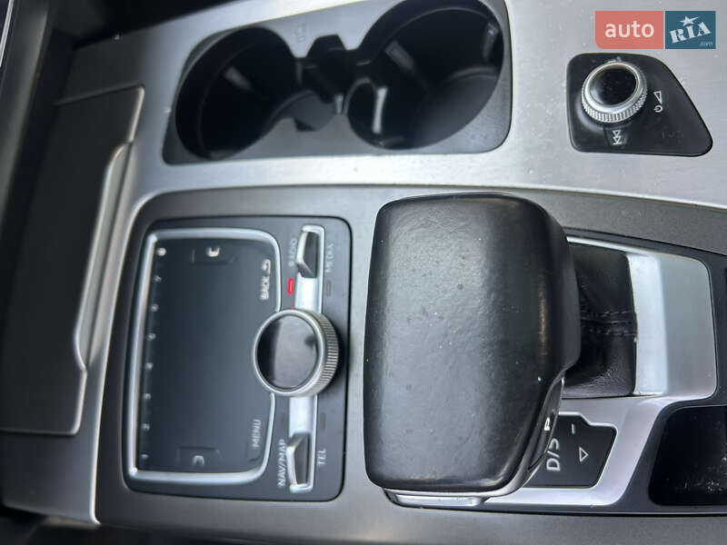 Внедорожник / Кроссовер Audi Q7 2015 в Подгайцах