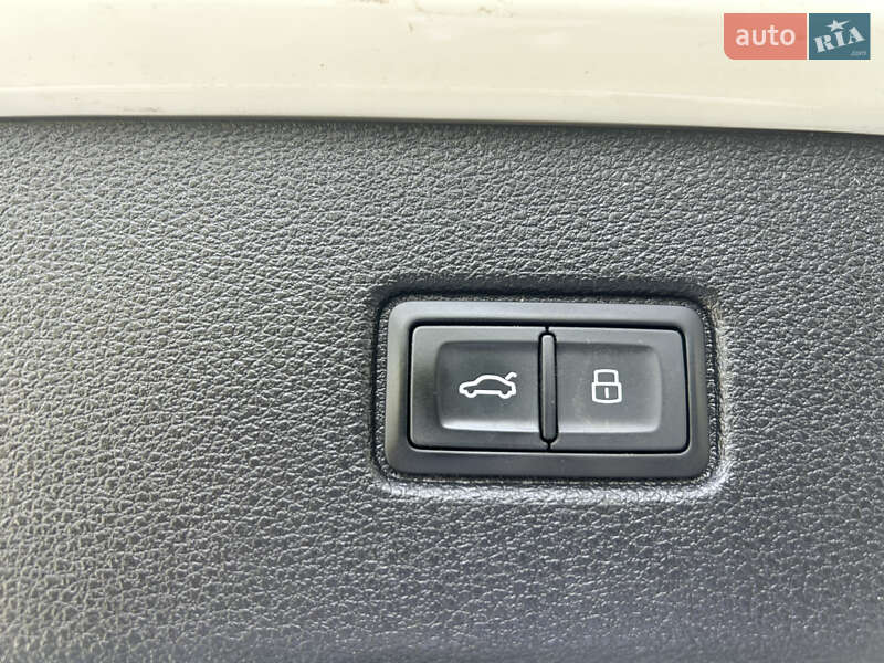 Внедорожник / Кроссовер Audi Q7 2015 в Подгайцах