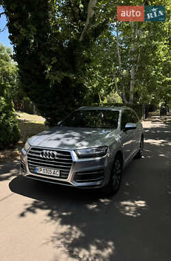 Внедорожник / Кроссовер Audi Q7 2016 в 