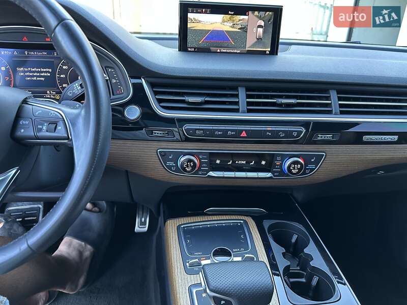Внедорожник / Кроссовер Audi Q7 2017 в Луцке