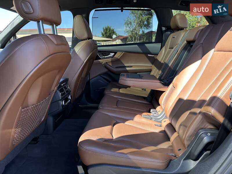 Внедорожник / Кроссовер Audi Q7 2017 в Луцке