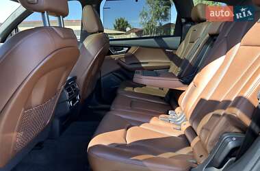 Внедорожник / Кроссовер Audi Q7 2017 в 