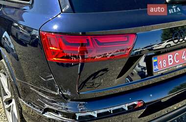 Внедорожник / Кроссовер Audi Q7 2017 в 