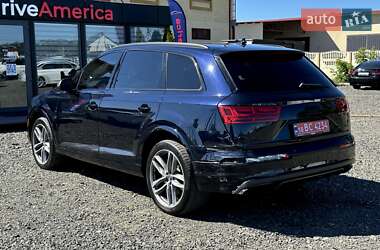 Внедорожник / Кроссовер Audi Q7 2017 в 